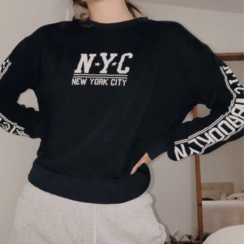 H&M long sleeve black crewneck top.